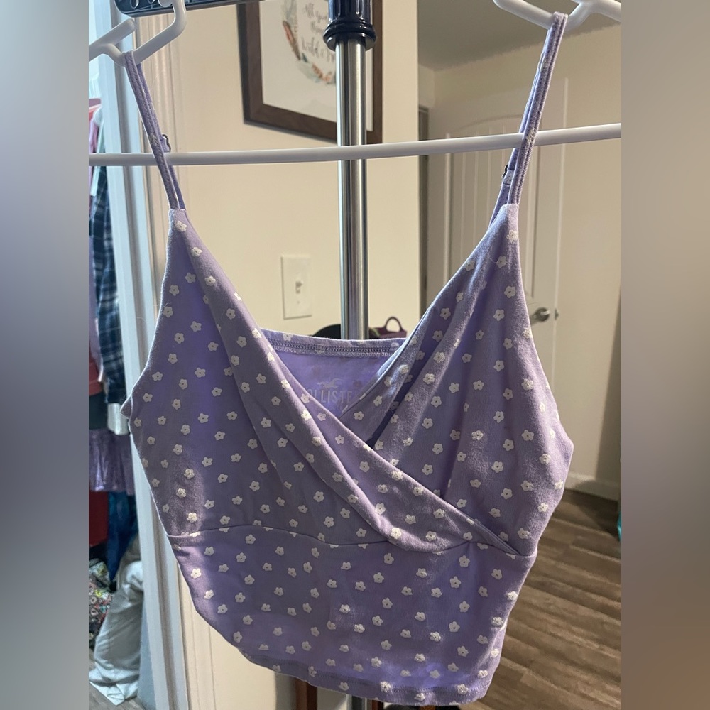 Hollister crop top. Size small.